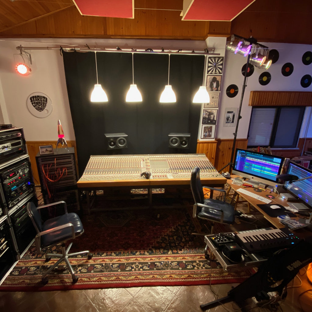 Visit the recording studio and have lunch